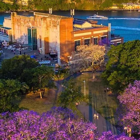 Apartment Hidden Oasis! 2bed/2bath/1car ~ 5mins To Cbd