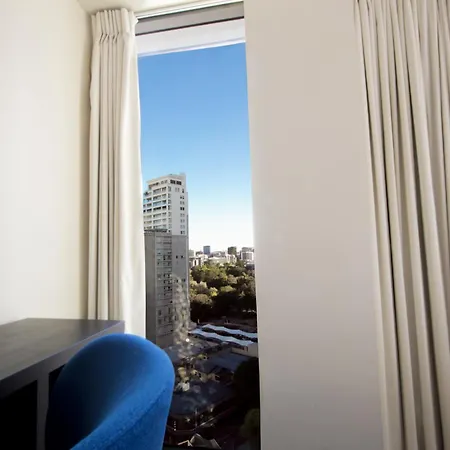 1 Bed Near Eagle Street Inn 3*
