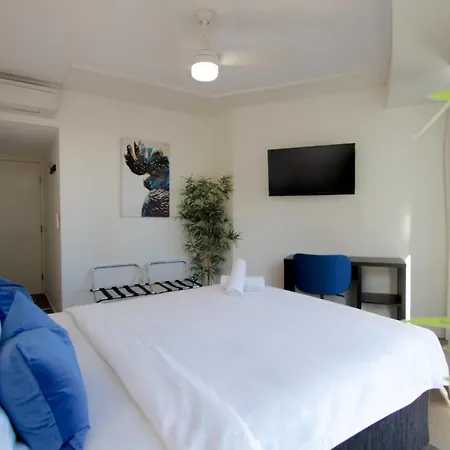 1 Bed Near Eagle Street 3*