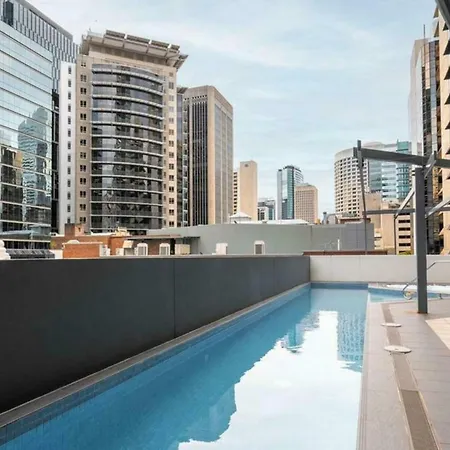 1 Bed Near Eagle Street 3*