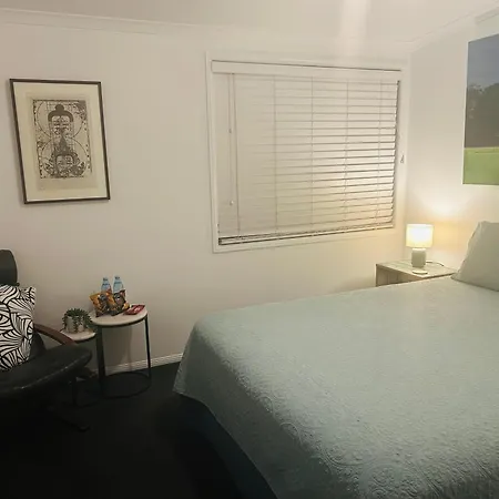 Nicole - Private & Bathroom - 6kms From Guest house 3*