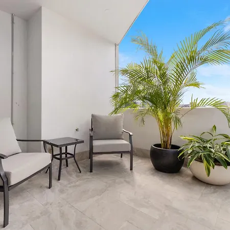 Apartment Hidden Oasis! 2bed/2bath/1car ~ 5mins To Cbd