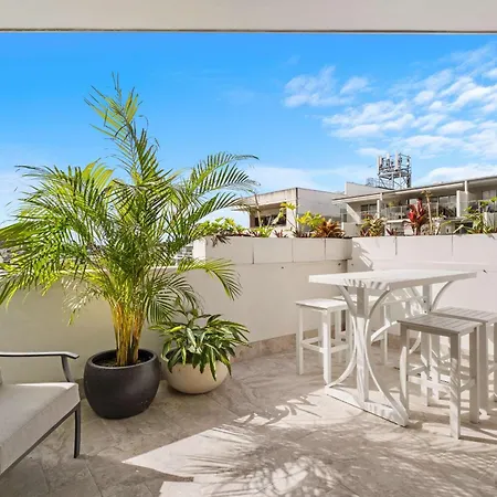 Hidden Oasis! 2bed/2bath/1car ~ 5mins To Cbd Apartment Brisbane
