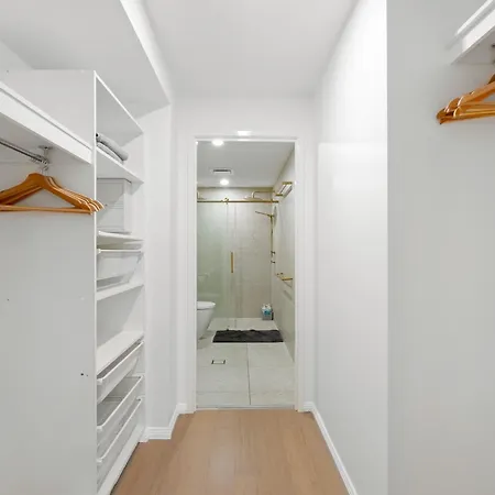 Apartment Hidden Oasis! 2bed/2bath/1car ~ 5mins To Cbd Brisbane