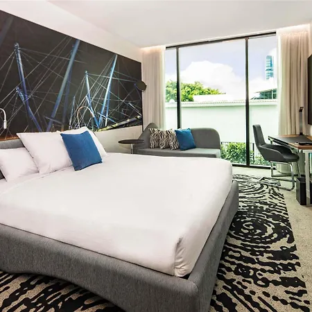 Novotel South Bank 5*