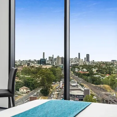 Aparthotel Essence Taringa