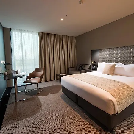 Pullman Airport Hotel 5*