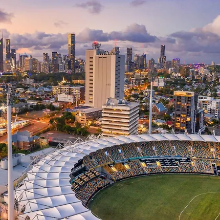 Village 5* Brisbane