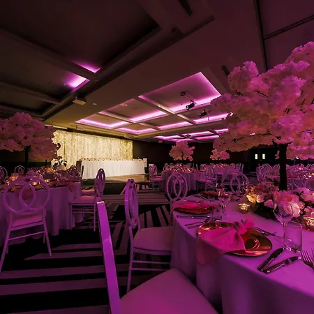 Hotel Voco Centre By Ihg 4*