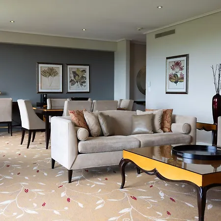 Royal On The Park Hotel