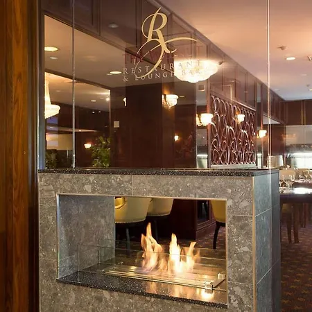 Royal On The Park 5*