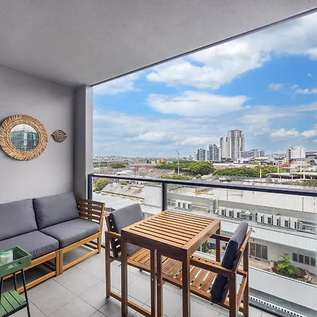 Apartment Modern Homely 2br W Parking Bowen Hills Brisbane