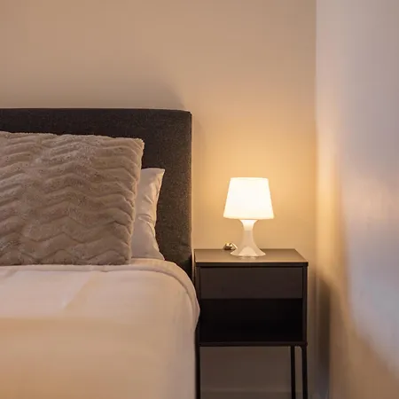 Modern Homely 2br W Parking Bowen Hills Brisbane