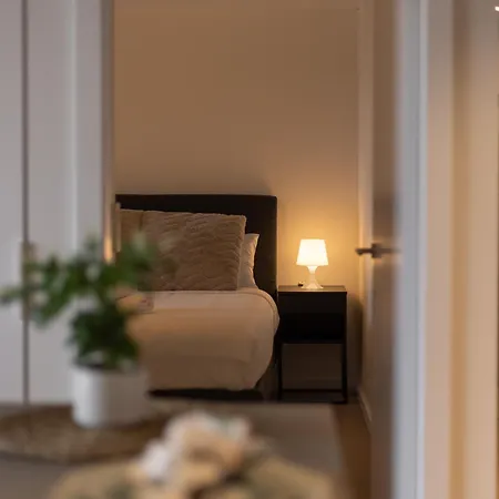 Modern Homely 2br W Parking Bowen Hills