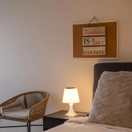 Modern Homely 2br W Parking Bowen Hills