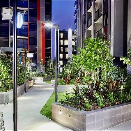 Modern Homely 2br W Parking Bowen Hills Apartment