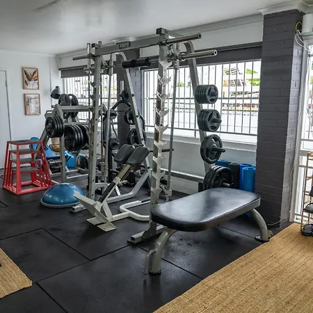 Hot Tub, Ice Bath, Gym, Sauna, Pool Table Coorparoo Haven Homestay *