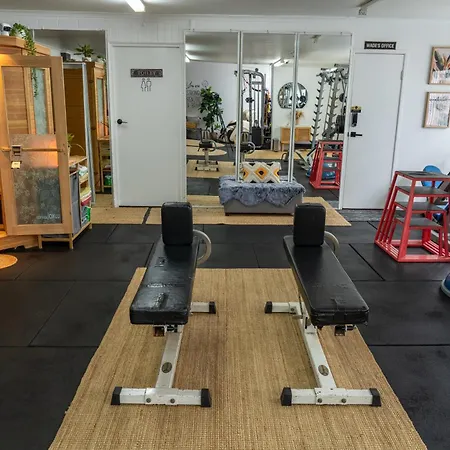Homestay Hot Tub, Ice Bath, Gym, Sauna, Pool Table Coorparoo Haven *