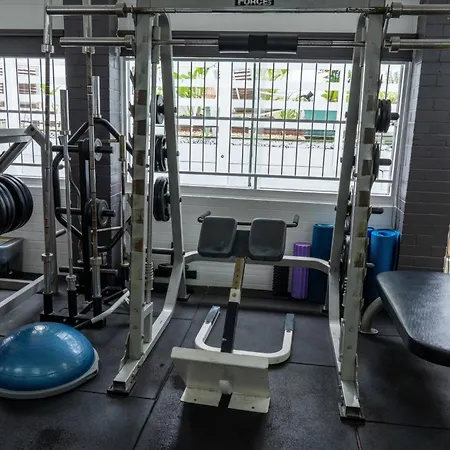 Hot Tub, Ice Bath, Gym, Sauna, Pool Table Coorparoo Haven Homestay