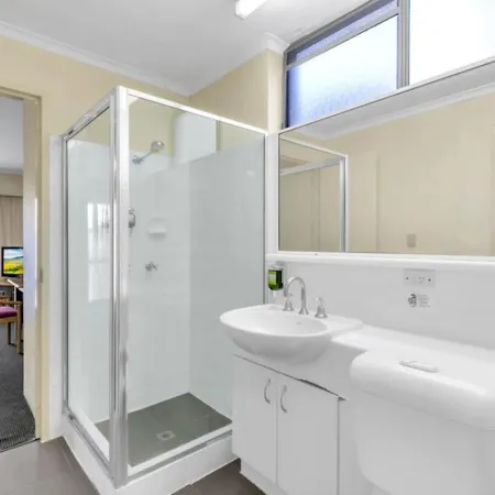 Hotel Charming Easy Access 2 Cbd By Custom Hosting Brisbane