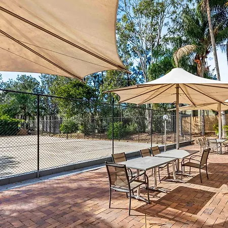 Hotel Leafy Retreat Near Shops Motorway Access By Custom Hosting