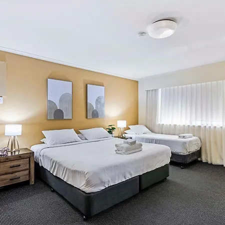 Hotel Charming Easy Access 2 Cbd By Custom Hosting *