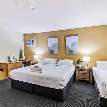 Charming Easy Access 2 Cbd By Custom Hosting Hotel *