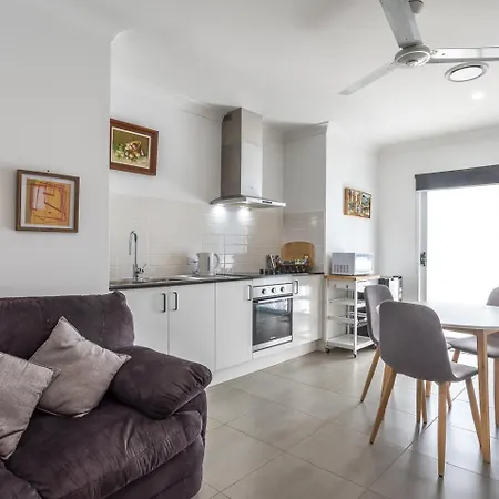 Apartment Brand New Stylish Tranquil & Self Check In *
