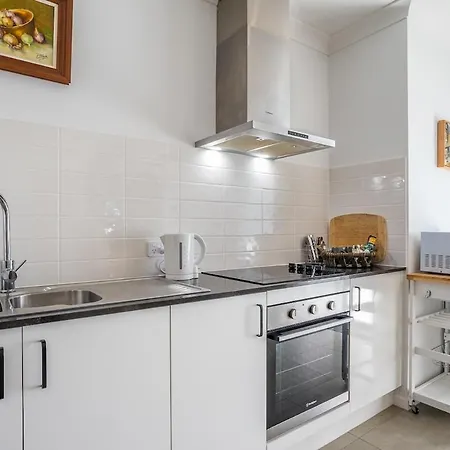 Apartment Brand New Stylish Tranquil & Self Check In