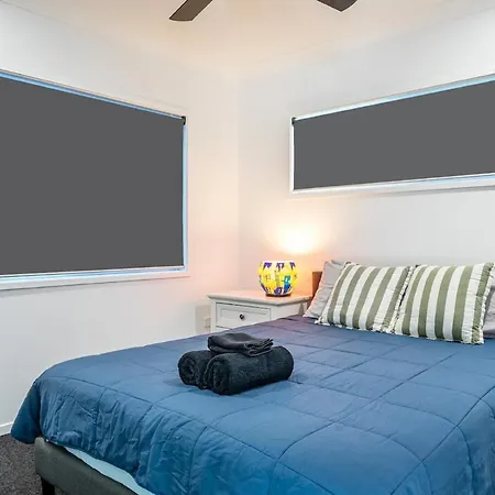 Apartment Brand New Stylish Tranquil & Self Check In Brisbane