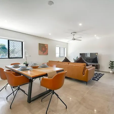 3br Floor With Parking, Ev Friendly & Views South Brisbane