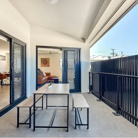 3br Floor With Parking, Ev Friendly & Views South Apartment