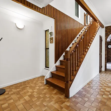 4br Big Family House With Huge Pool