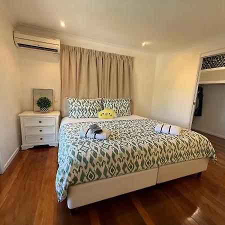 4br Big Family House With Huge Pool * Brisbane