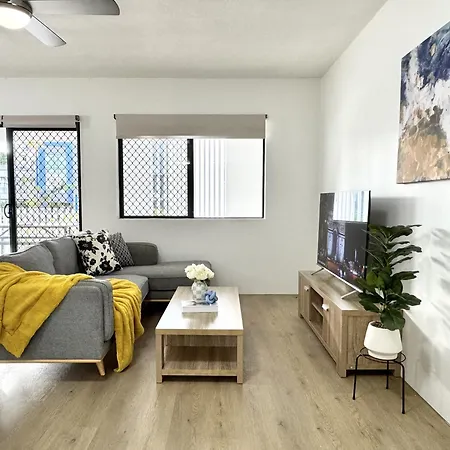 Prime Toowong 3br - Walk To Shops And Transport *