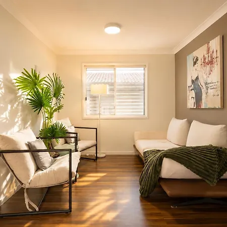 5br Family - Ev Car Point At Home, 2 Master - Near Sunnybank, Qeii, Qsac And Griffith Uni Holiday home