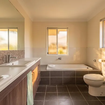 5br Family - Ev Car Point At Home, 2 Master - Near Sunnybank, Qeii, Qsac And Griffith Uni Brisbane