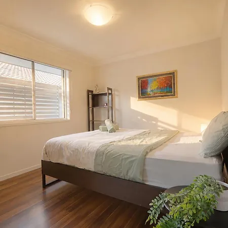 Holiday home 5br Family - Ev Car Point At Home, 2 Master - Near Sunnybank, Qeii, Qsac And Griffith Uni Brisbane