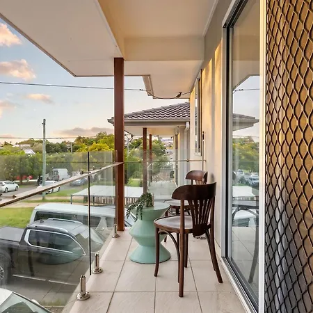 5br Family - Ev Car Point At Home, 2 Master - Near Sunnybank, Qeii, Qsac And Griffith Uni Holiday home *