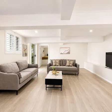 Stylish 4bedroom Outdoor Dining And Access *