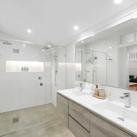 Stylish 4bedroom Outdoor Dining And Access *