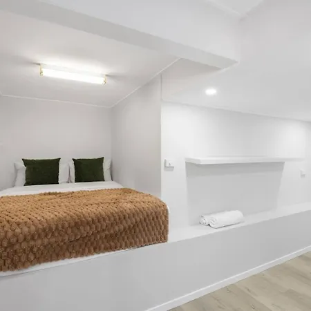Stylish 4bedroom Outdoor Dining And Access Holiday home Brisbane