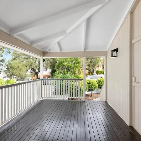 Stylish 4bedroom Outdoor Dining And Access