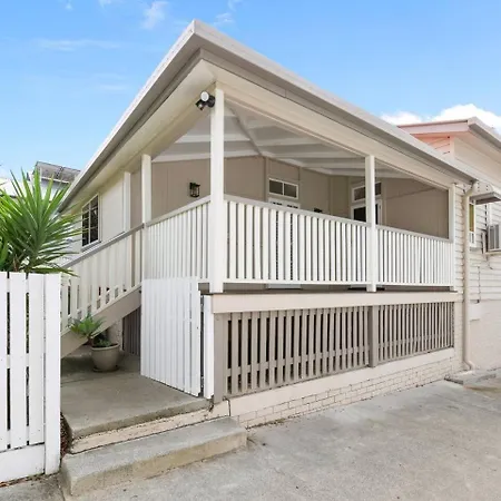 Holiday home Stylish 4bedroom Outdoor Dining And Access