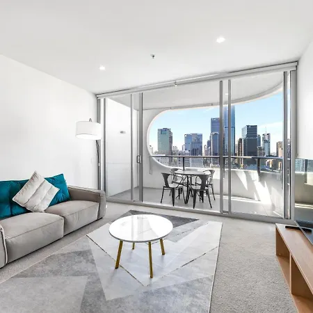 Scenic 2br With Balcony And Recreational Deck Access Brisbane