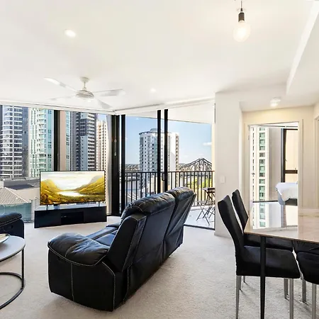 Location And Splendid Views *