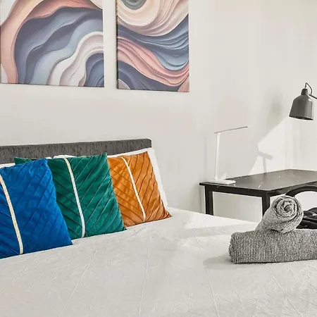 Location And Splendid Views Apartment