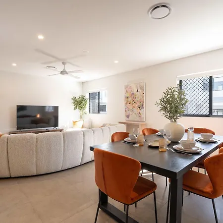 Premium 3br Floor With Parking, Ev Friendly & Views * Brisbane