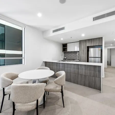 Apartment Scenic 2br With Balcony And Recreational Deck Access Brisbane