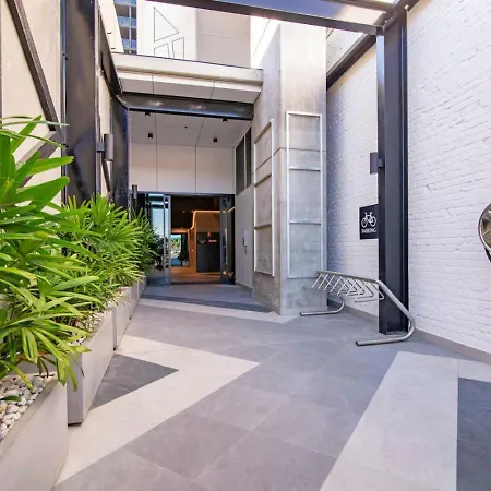 Comfy 1 Bedroom With Wifi And Parking